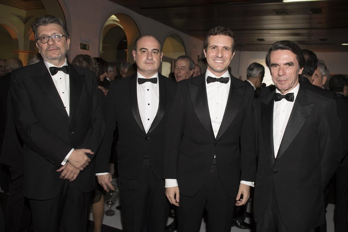 Pablo Casado y José María Aznar, con Ignacio Camacho y Manuel Marín. 
