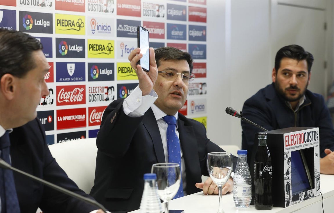 La comparecencia de Jesús León, presidente del Córdoba CF, en imágenes