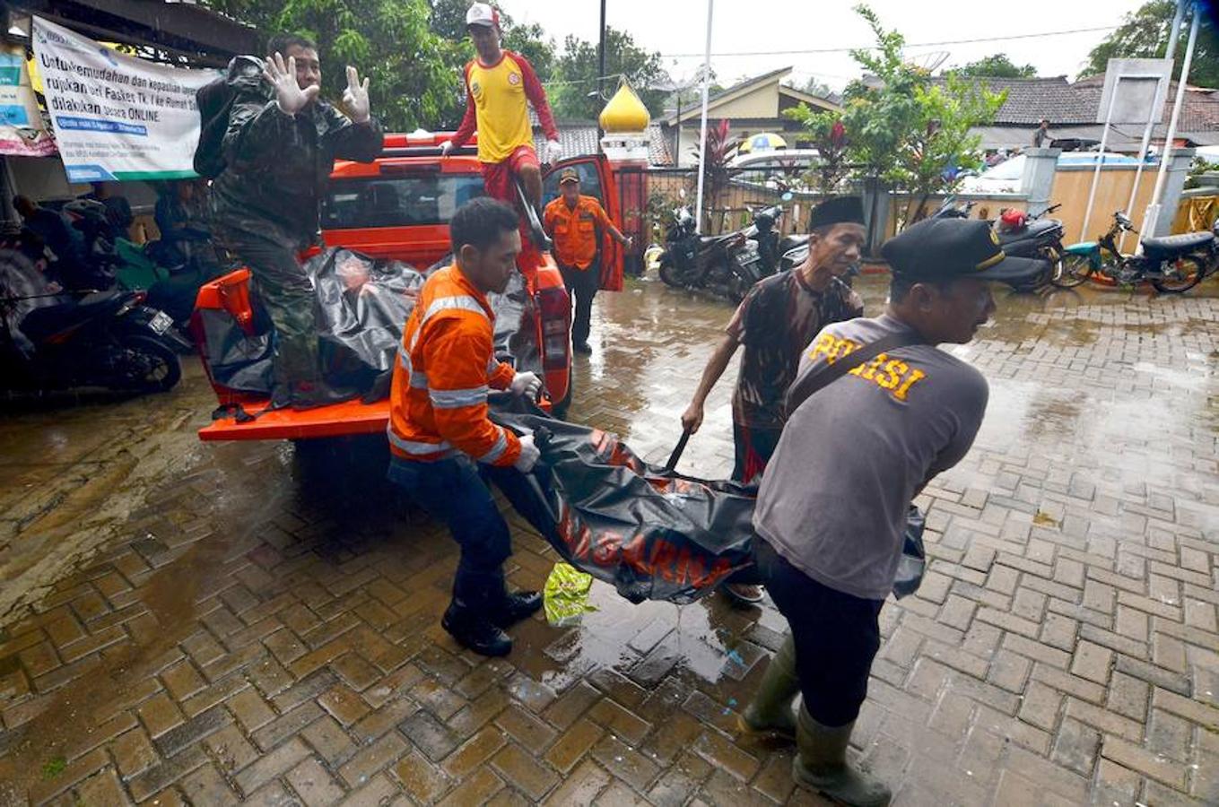 Fotogalería: Miseria en Indonesia tras el tsunami