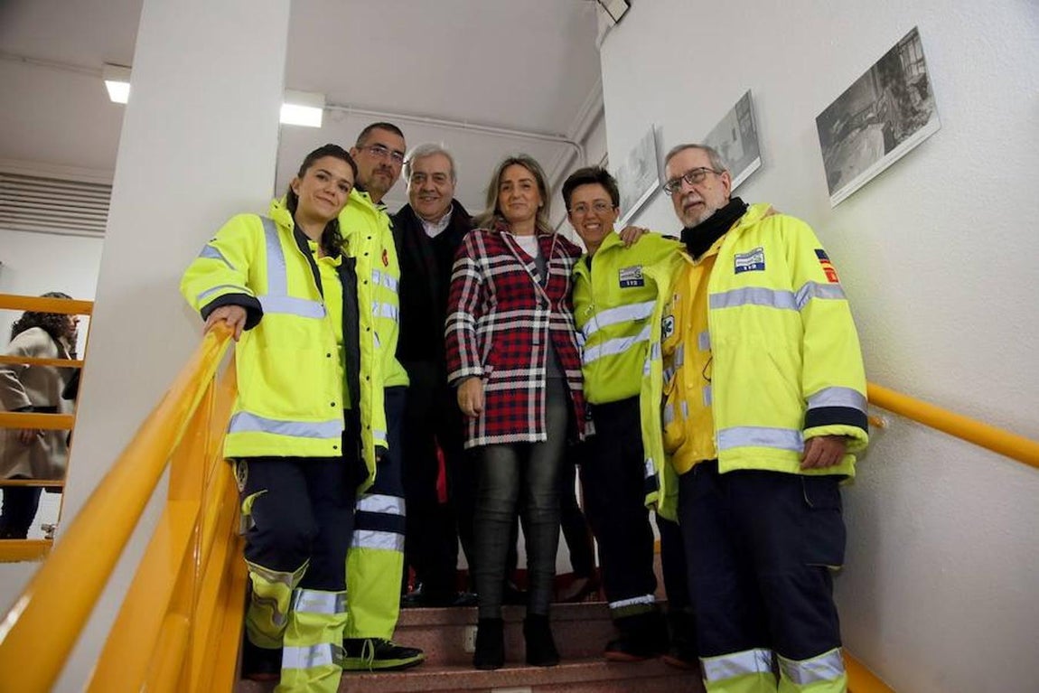 Los políticos felicitan la Navidad y .... se van de migas