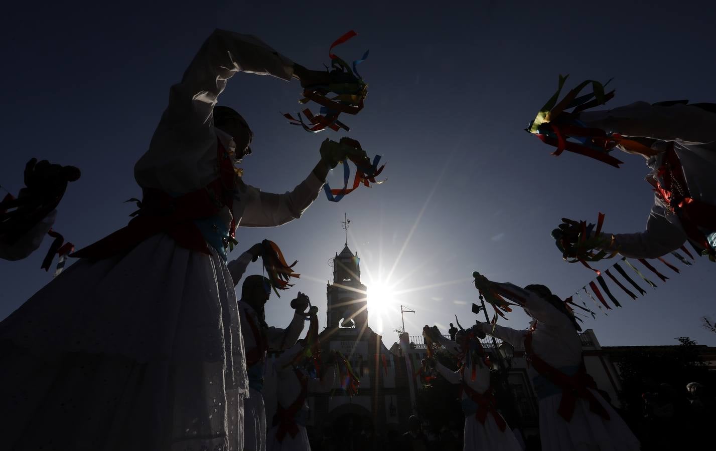 La Danza de los Locos de Fuente Carreteros, en imágenes