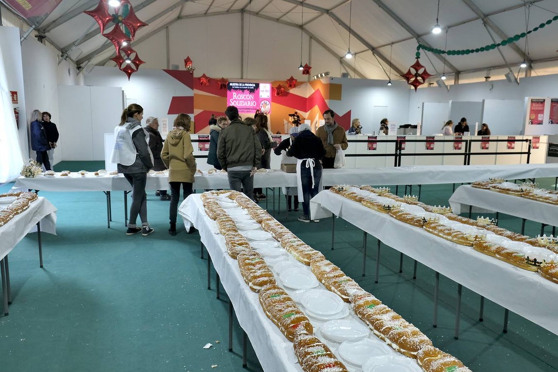 En imágenes, el roscón solidario de Andex en la Diputación