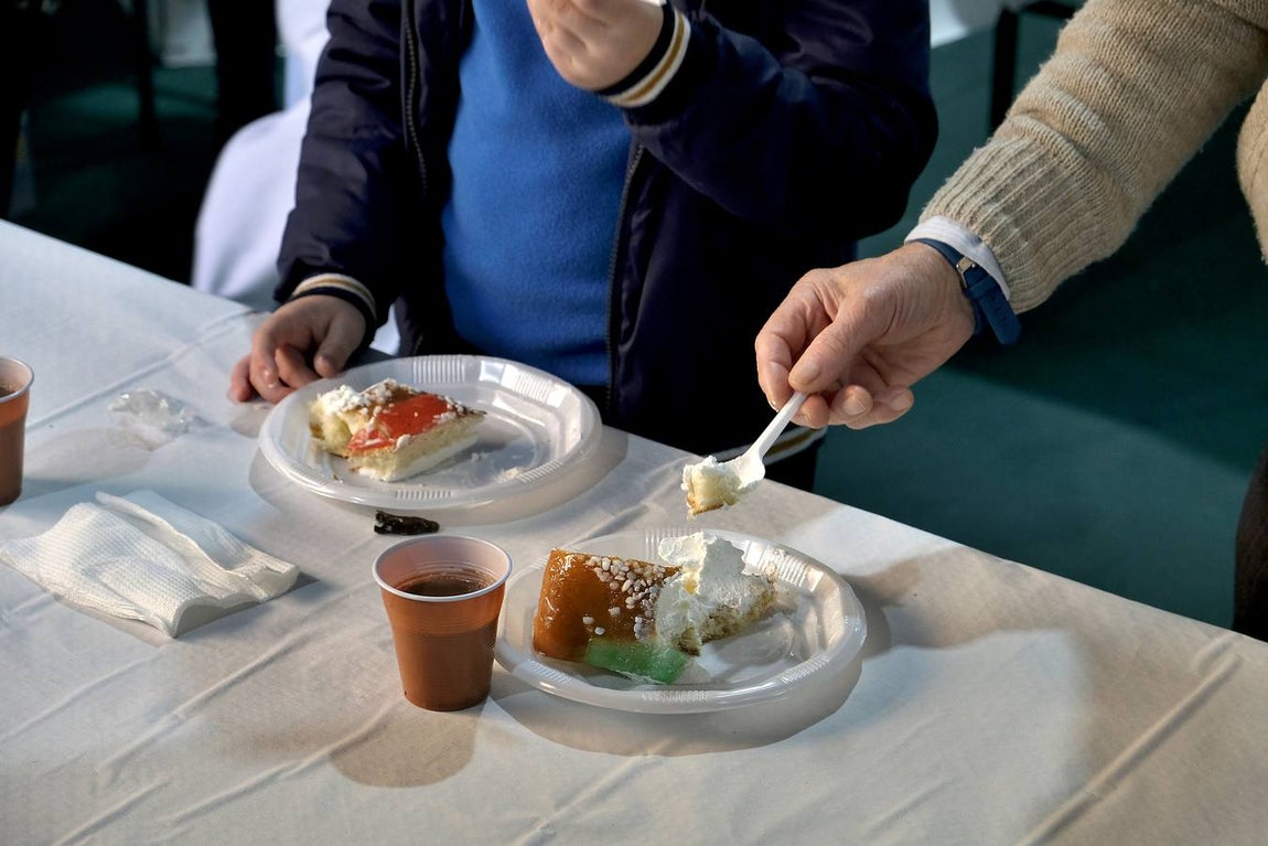 En imágenes, el roscón solidario de Andex en la Diputación