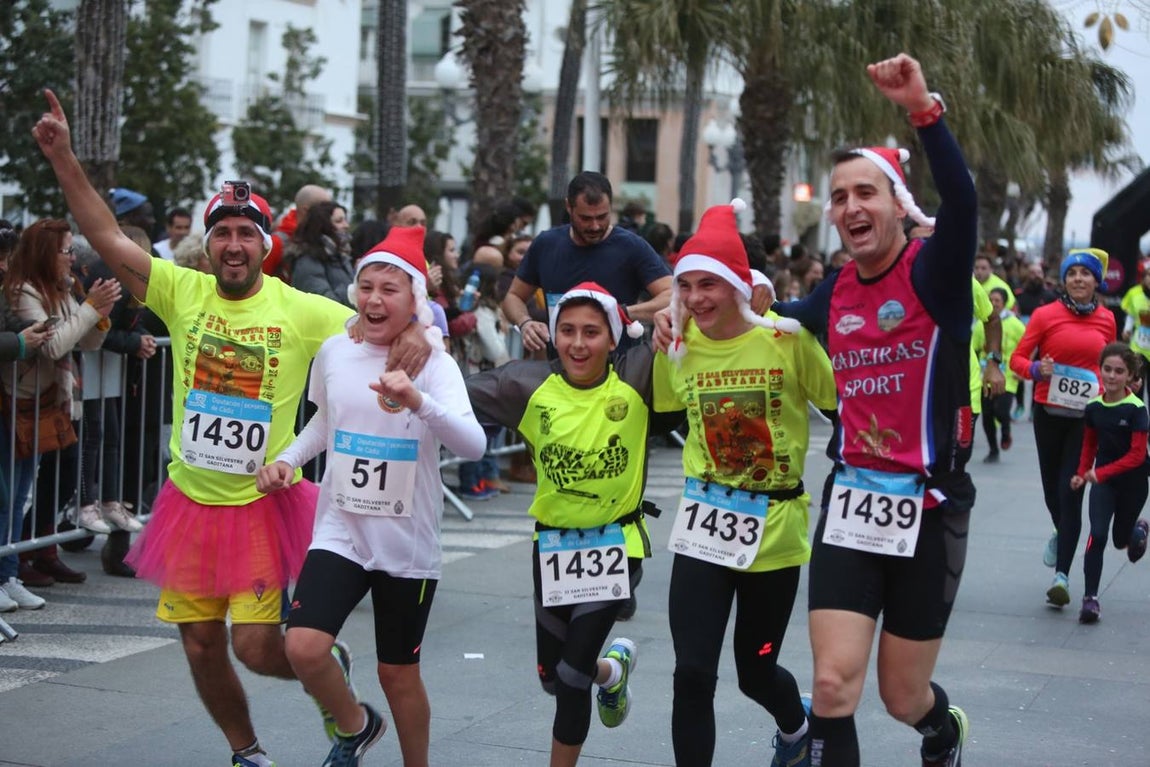 Fotos: Búscate en la San Silvestre de Cádiz 2018 (II)