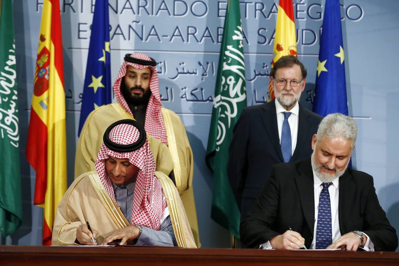 13 de abril. El Gobierno de Mariano Rajoy consiguió cerrar el compromiso con el príncipe de Arabia Saudí que garantizaba la construcción de cinco corbetas en los astilleros de San Fernando.. 