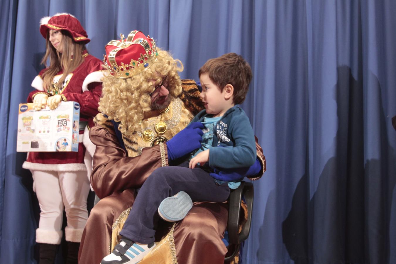 Los Reyes Magos visitan el hospital de Toledo