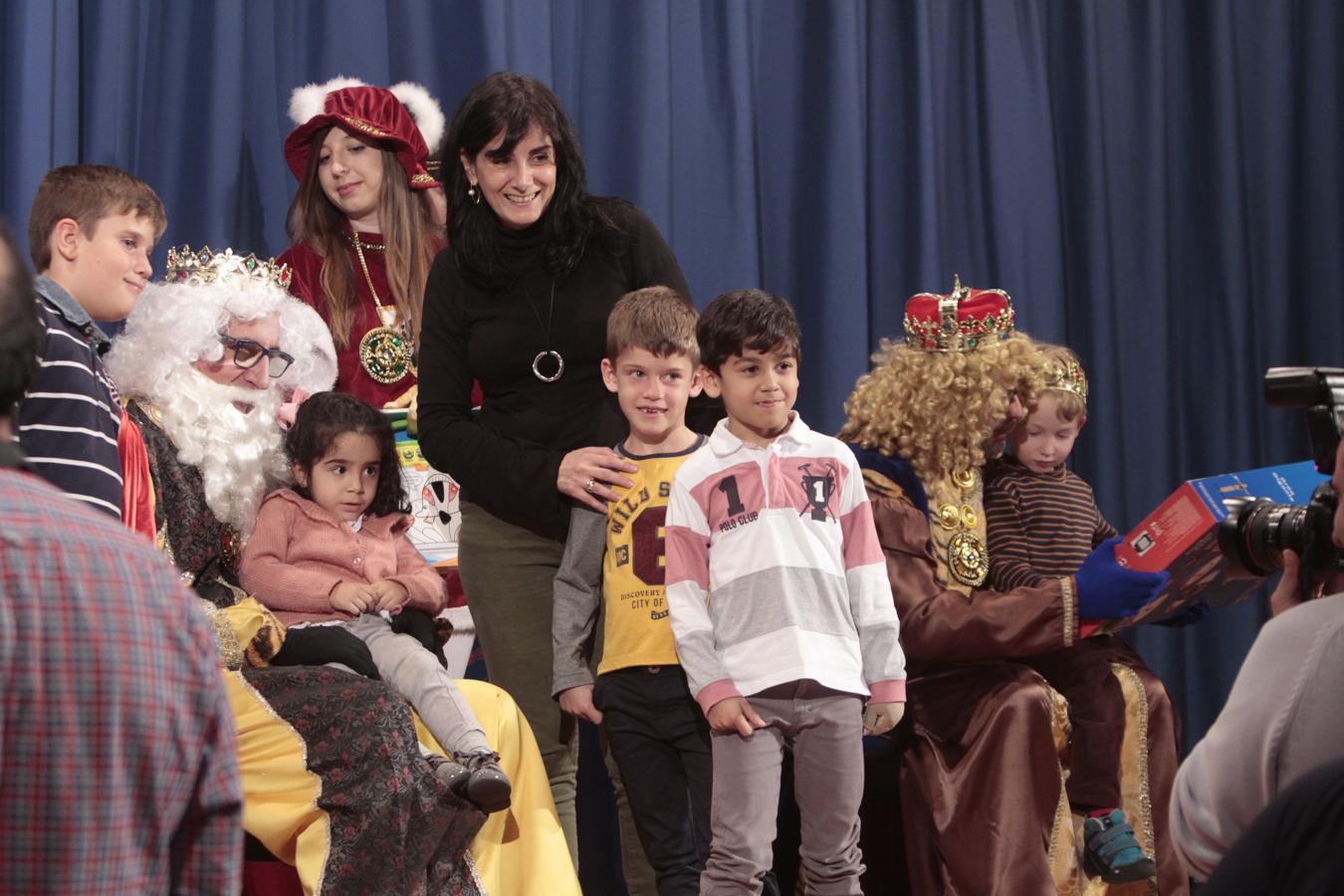 Los Reyes Magos visitan el hospital de Toledo