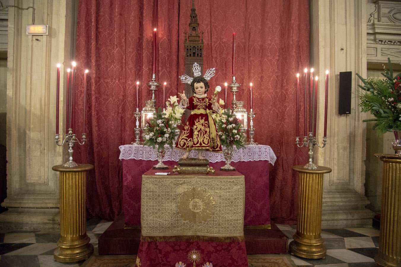 Galería del besamanos del Niño Jesús del Sagrario