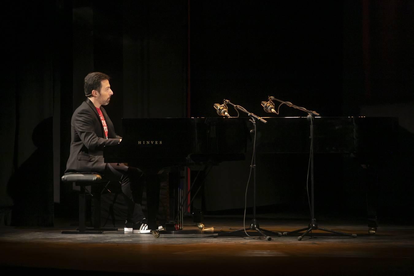 El show de Alberto de Paz en el Teatro Góngora, en imágenes