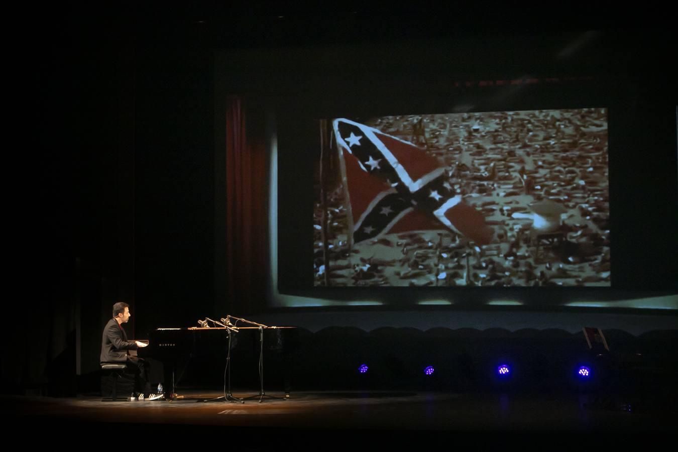 El show de Alberto de Paz en el Teatro Góngora, en imágenes