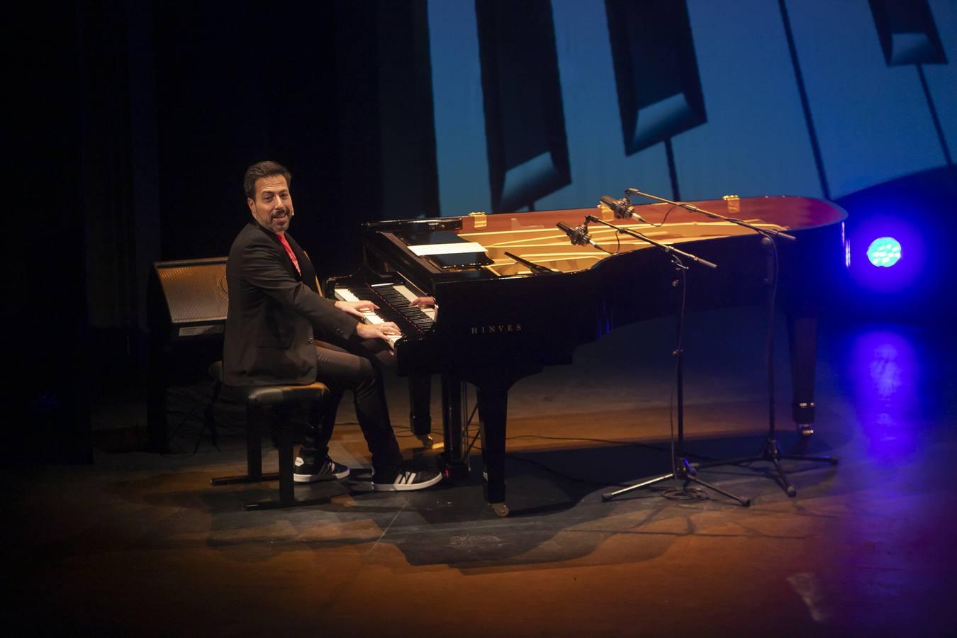 El show de Alberto de Paz en el Teatro Góngora, en imágenes