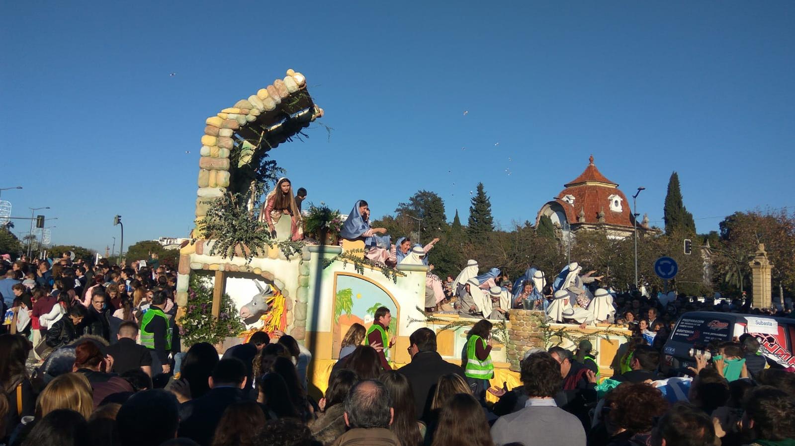 Las mejores imágenes de las primeras horas de la Cabalgata de Reyes Magos 2019 de Sevilla