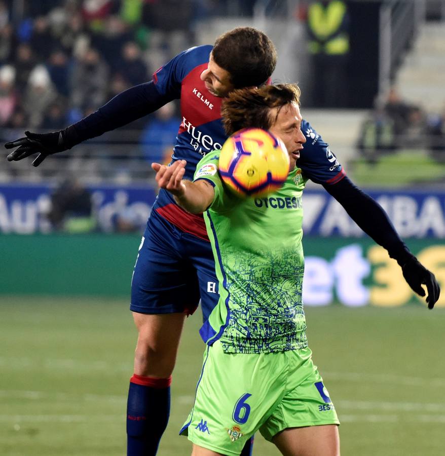 Las mejores imágenes del Huesca-Betis (2-1), disputado en El Alcoraz