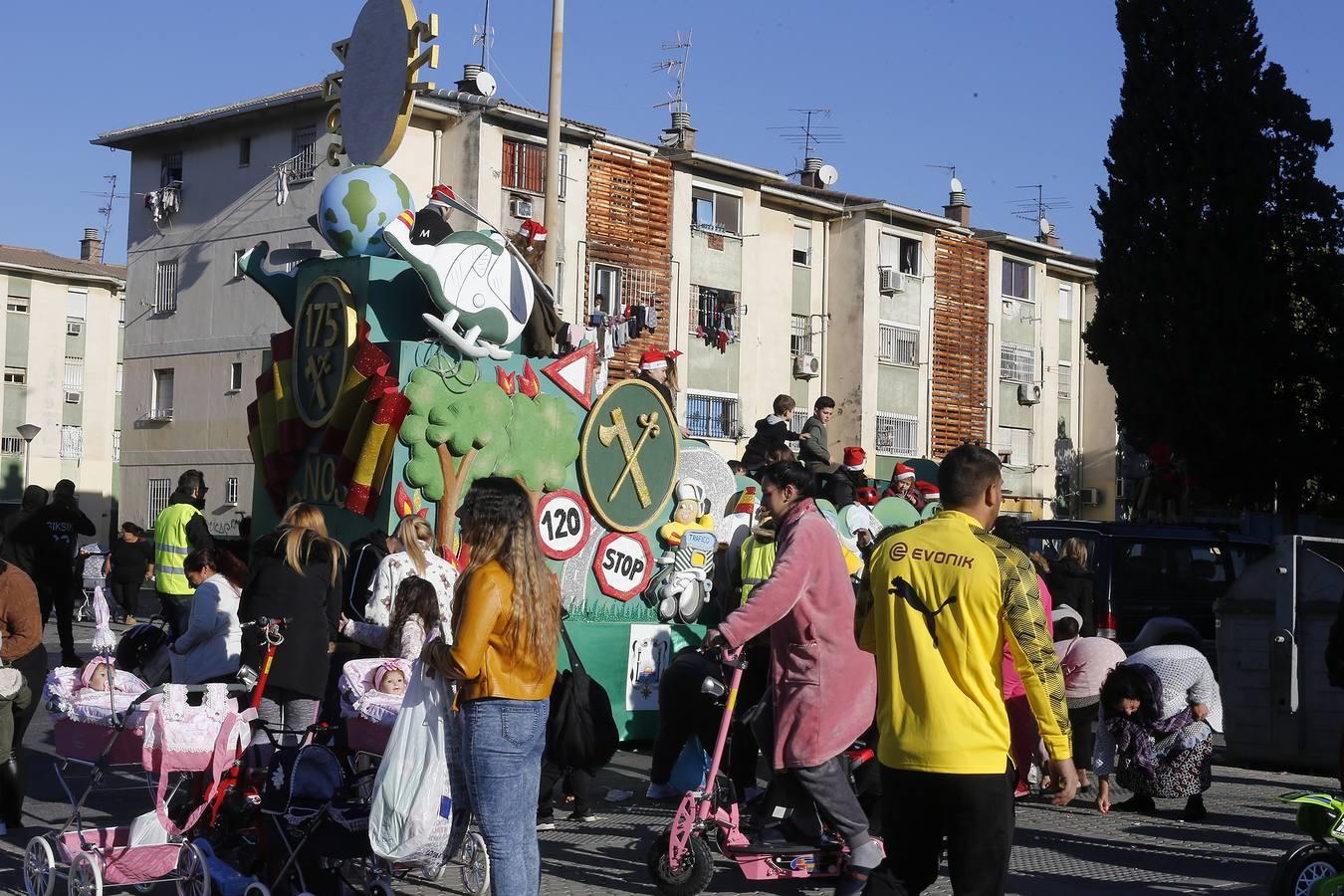 Los Reyes reparten alegría en uno de los barrios más pobres de España