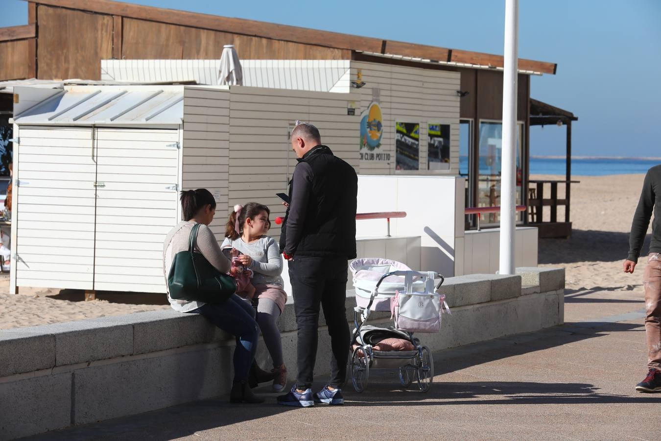 Los Reyes Magos reparten ilusión por las casas de la provincia de Cádiz