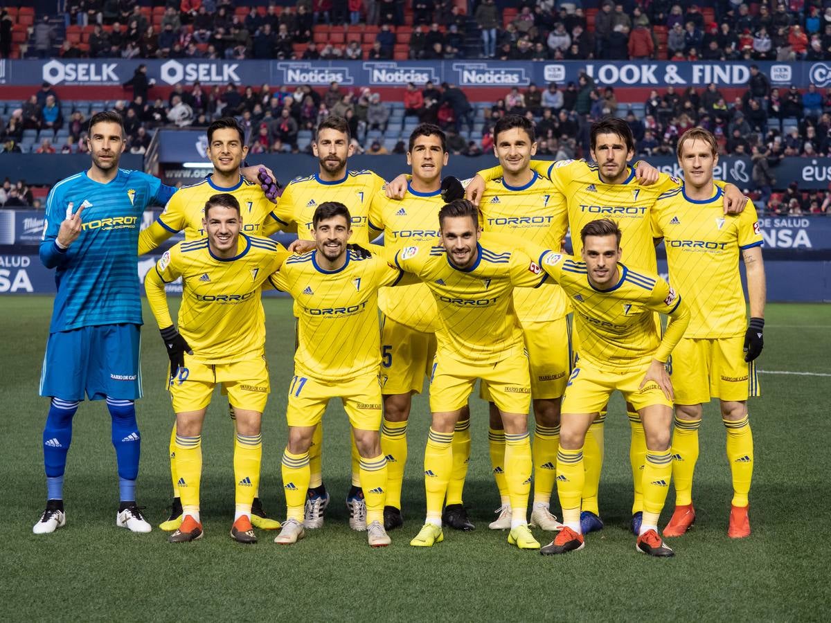 El Osasuna gana por dos goles a uno al Cádiz C.F. en el Sadar