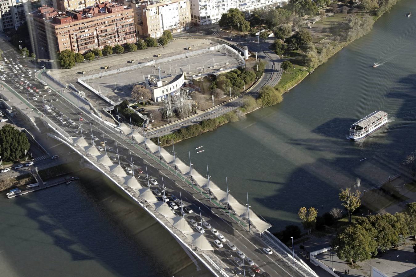 El monumental atasco que ha colapsado Sevilla este viernes