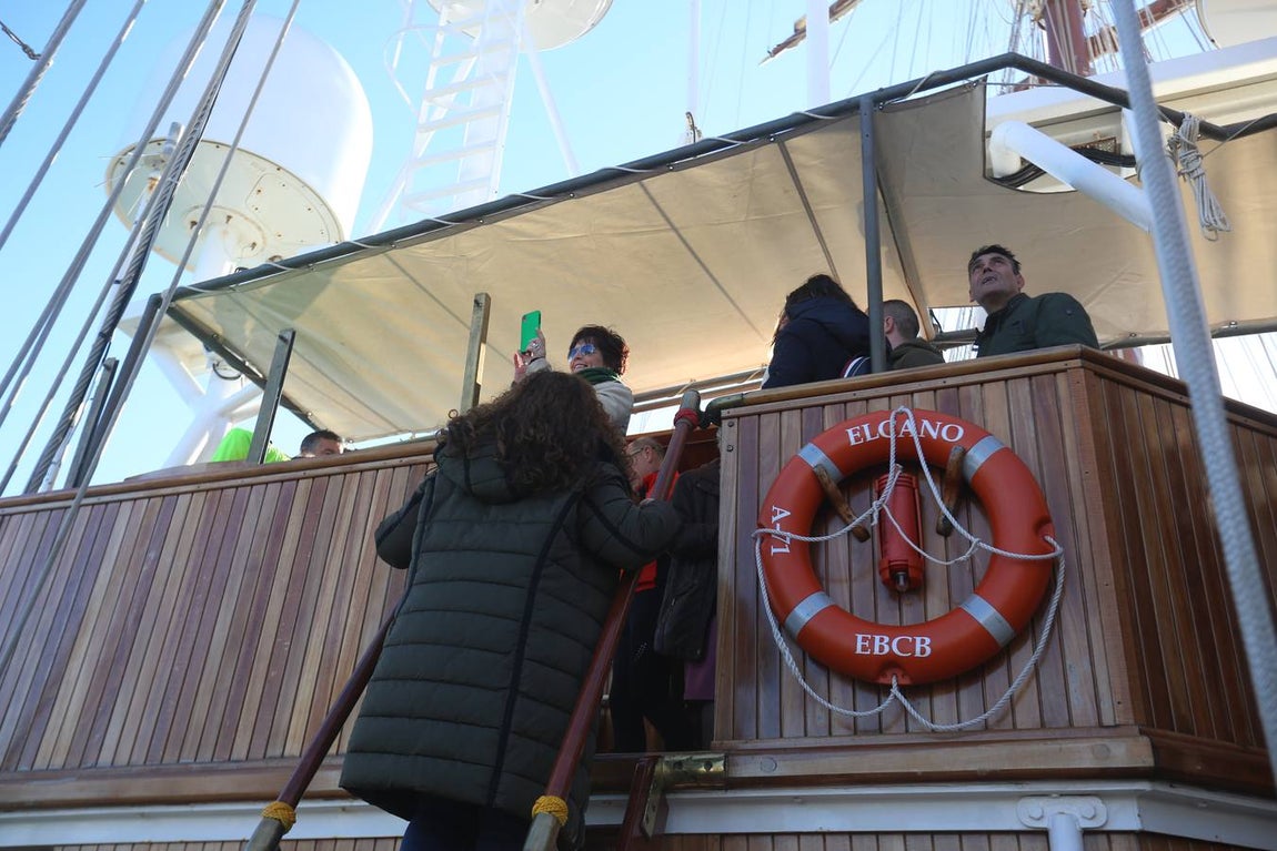 FOTOS: Los gaditanos apuran su despedida de Elcano