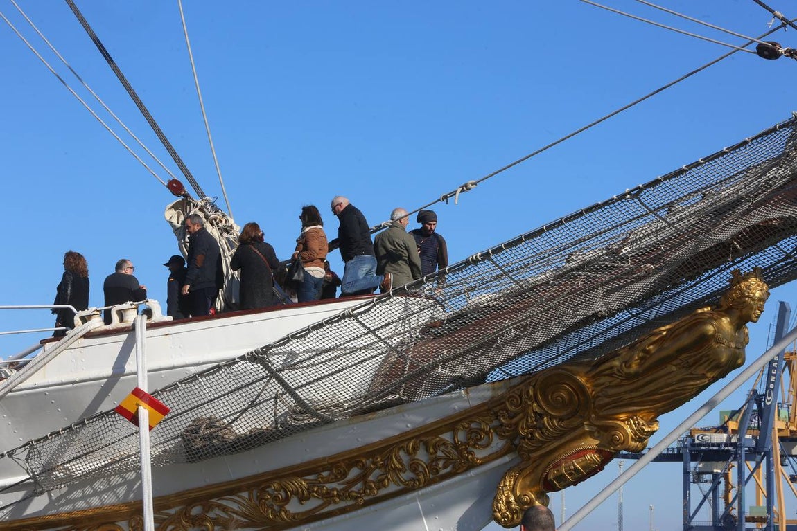FOTOS: Los gaditanos apuran su despedida de Elcano
