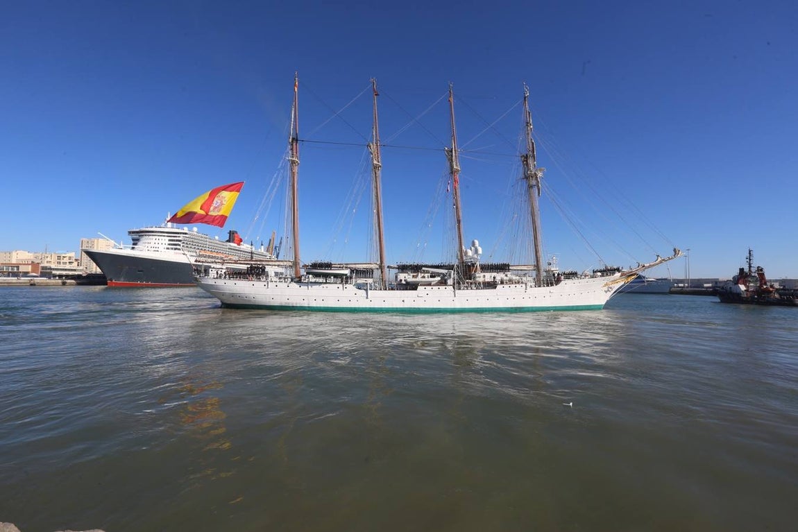 Fotogalería: Emocionante «hasta pronto» al Juan Sebastián Elcano