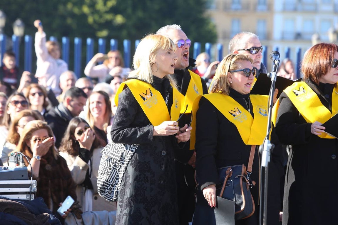 Fotogalería: Emocionante «hasta pronto» al Juan Sebastián Elcano