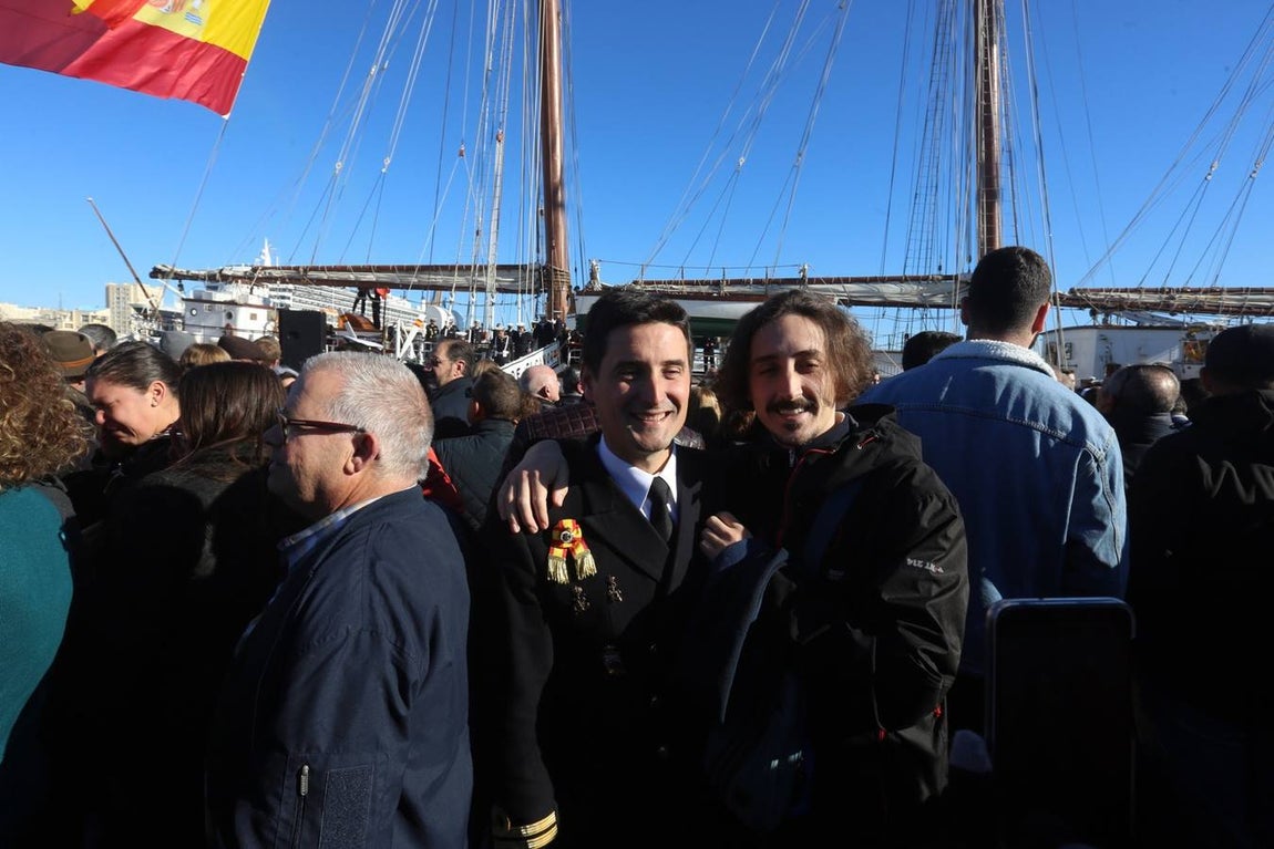 Fotogalería: Emocionante «hasta pronto» al Juan Sebastián Elcano