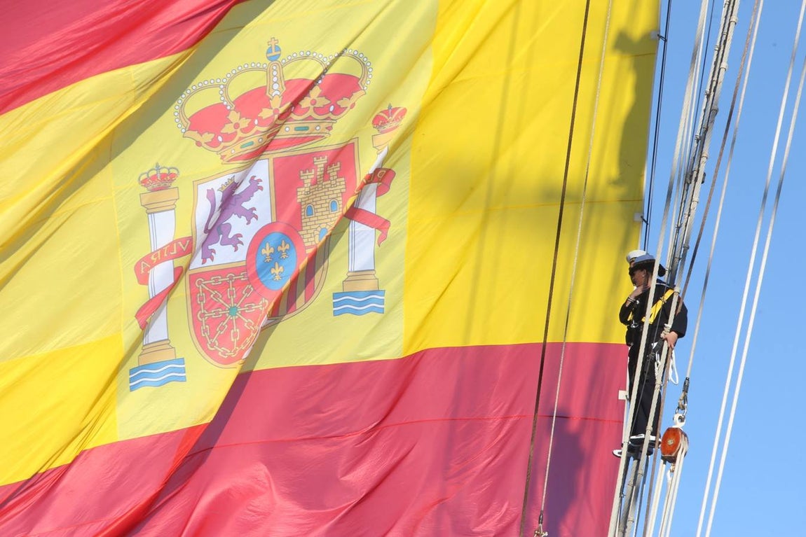 Fotogalería: Emocionante «hasta pronto» al Juan Sebastián Elcano