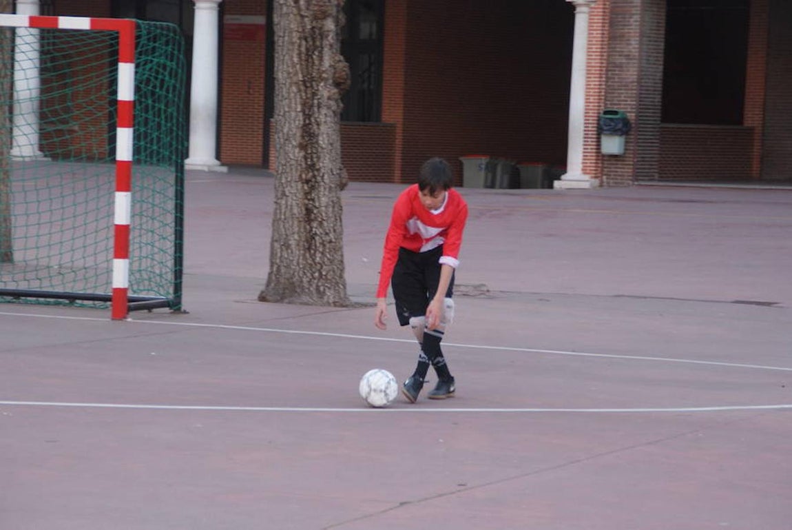 Las mejores imágenes del encuentro entre los equipos de Salesianos Atocha “A” y Jesús Maestro “B”. 