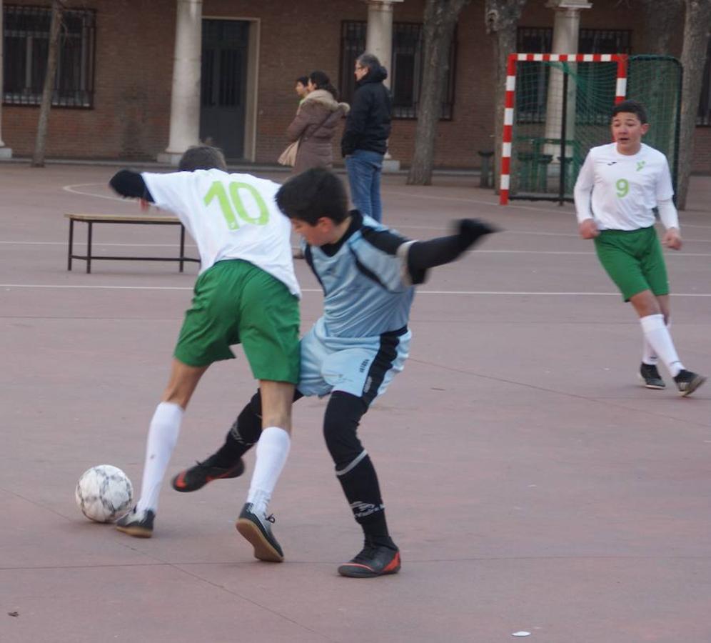 Las mejores imágenes del encuentro entre los equipos de Salesianos Atocha “A” y Jesús Maestro “B”. 