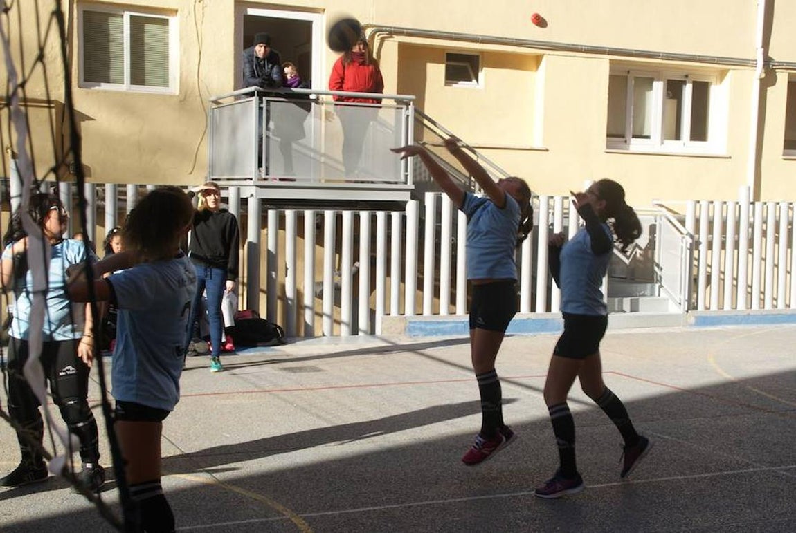 Las mejores imágenes del encuentro entre el "Beata María Ana de Jesús" y el "Rafaela Ybarra". 