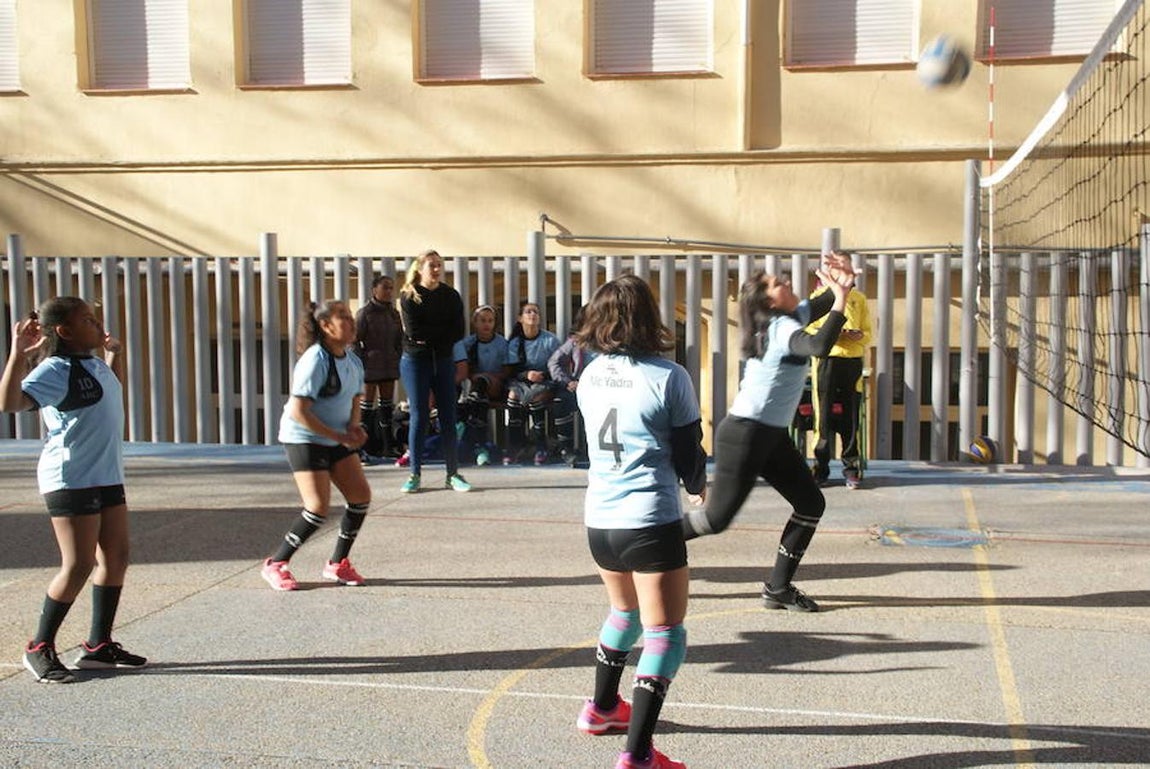 Las mejores imágenes del encuentro entre el "Beata María Ana de Jesús" y el "Rafaela Ybarra". 