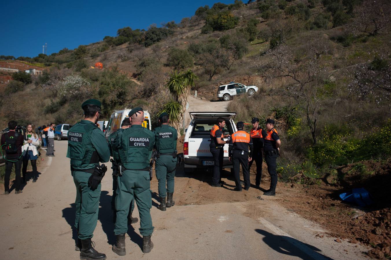 Rescate de un niño de 2 años que cayó a un pozo en la localidad malagueña de Totalán