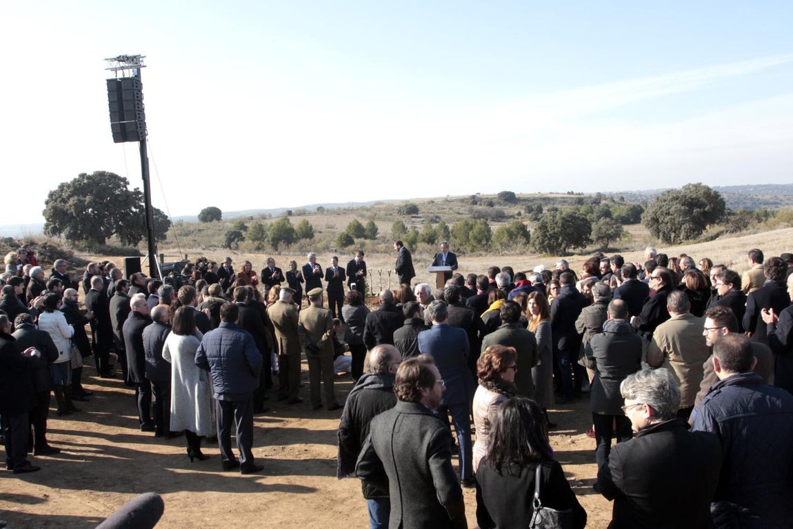 La primera piedra del parque temático Puy du Fou en Toledo, en imágenes