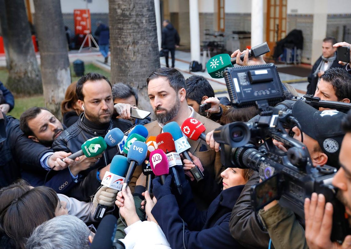 En imágenes, la investidura de Juanma Moreno Bonilla