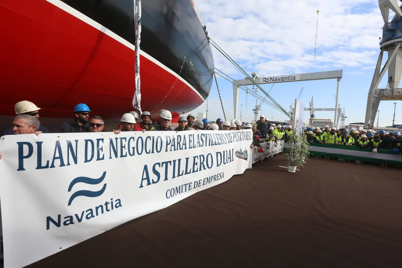 Fotos: Navantia entrega el tercer petrolero, Monte Urquiola, al grupo vasco Ibaizabal