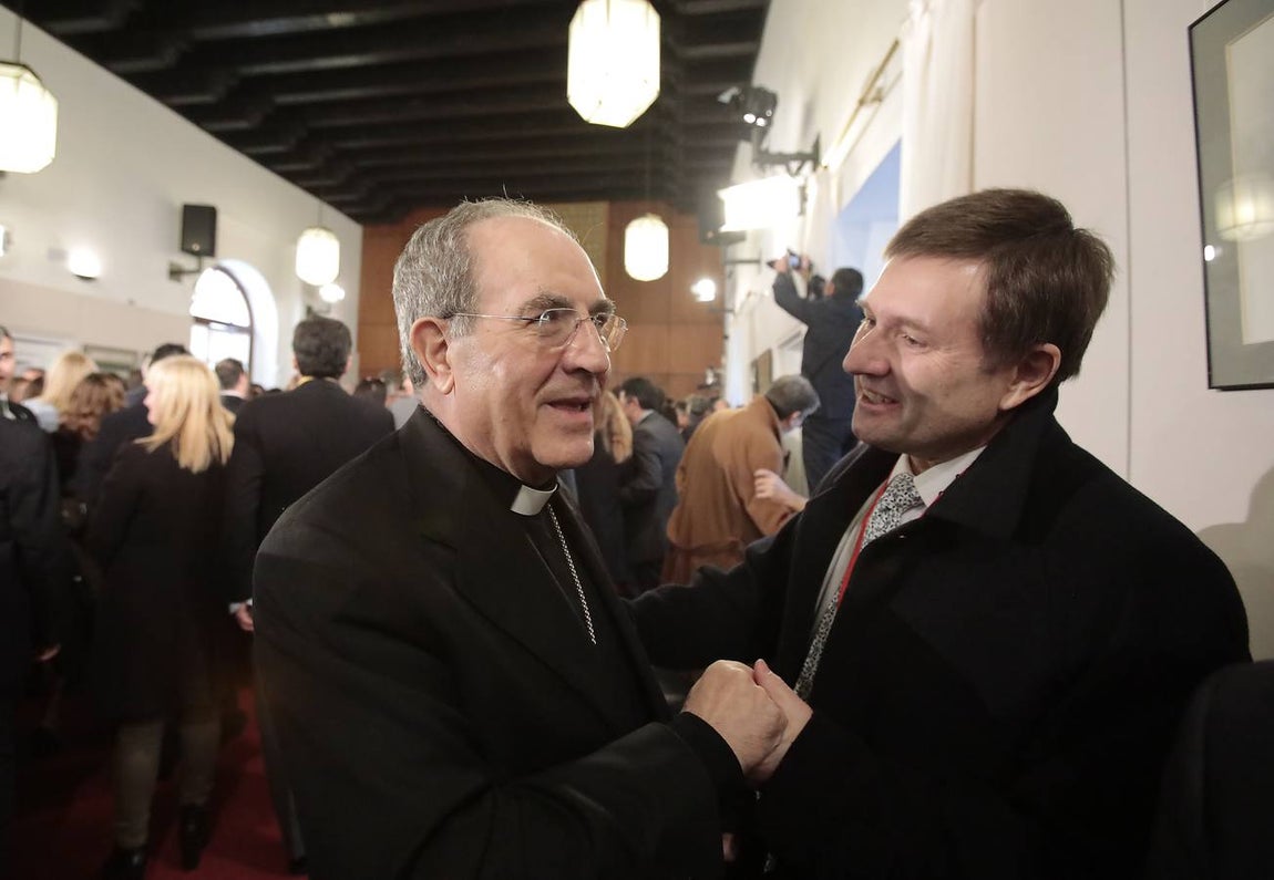 La toma de posesión de Moreno como presidente de la Junta, en imágenes