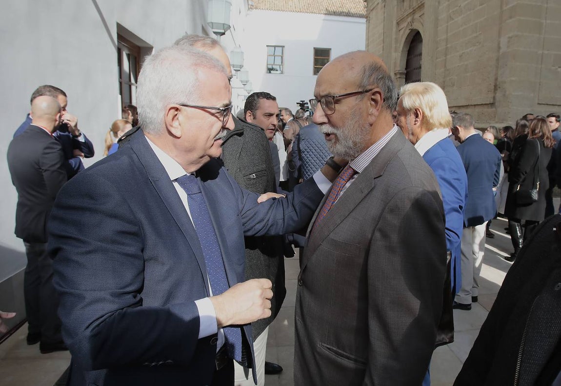 La toma de posesión de Moreno como presidente de la Junta, en imágenes