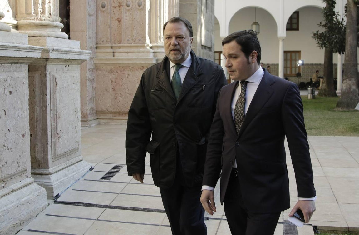 Las caras de la toma de posesión de Juanma Moreno