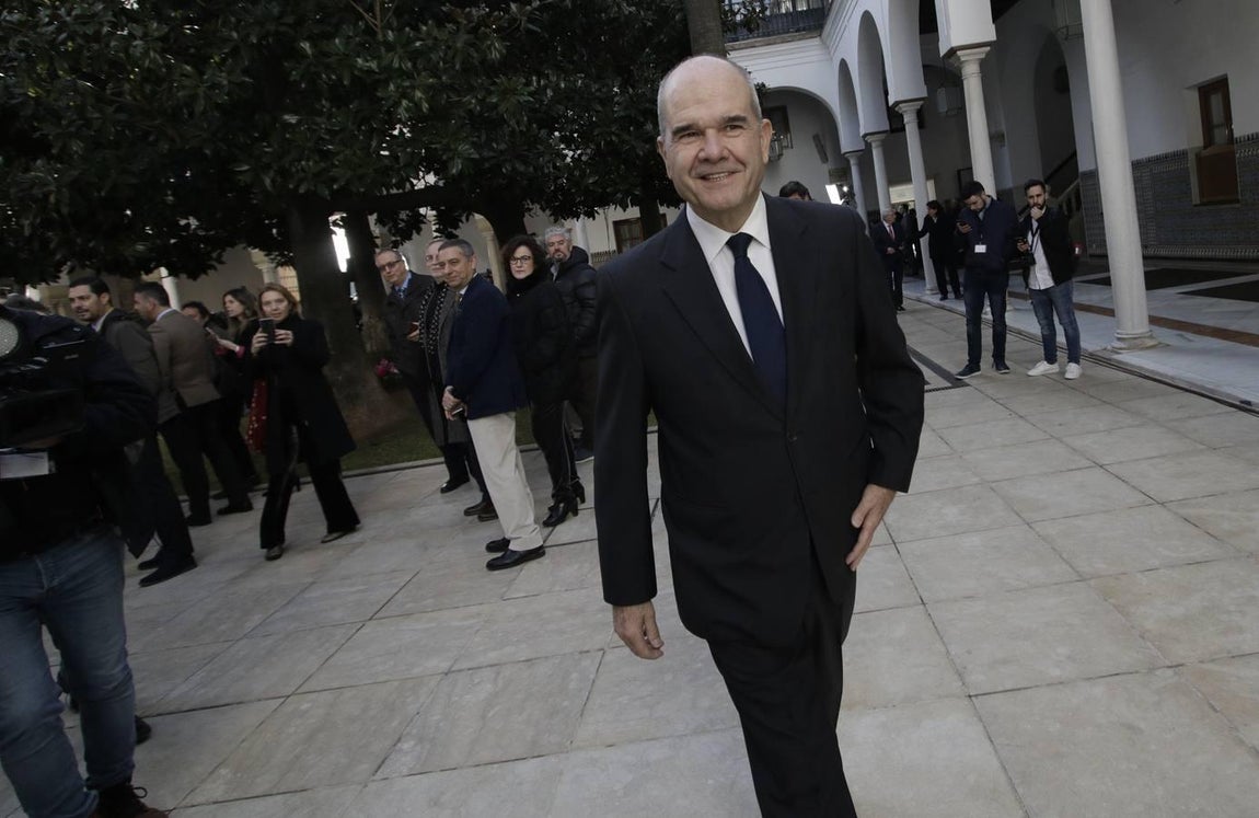 Las caras de la toma de posesión de Juanma Moreno