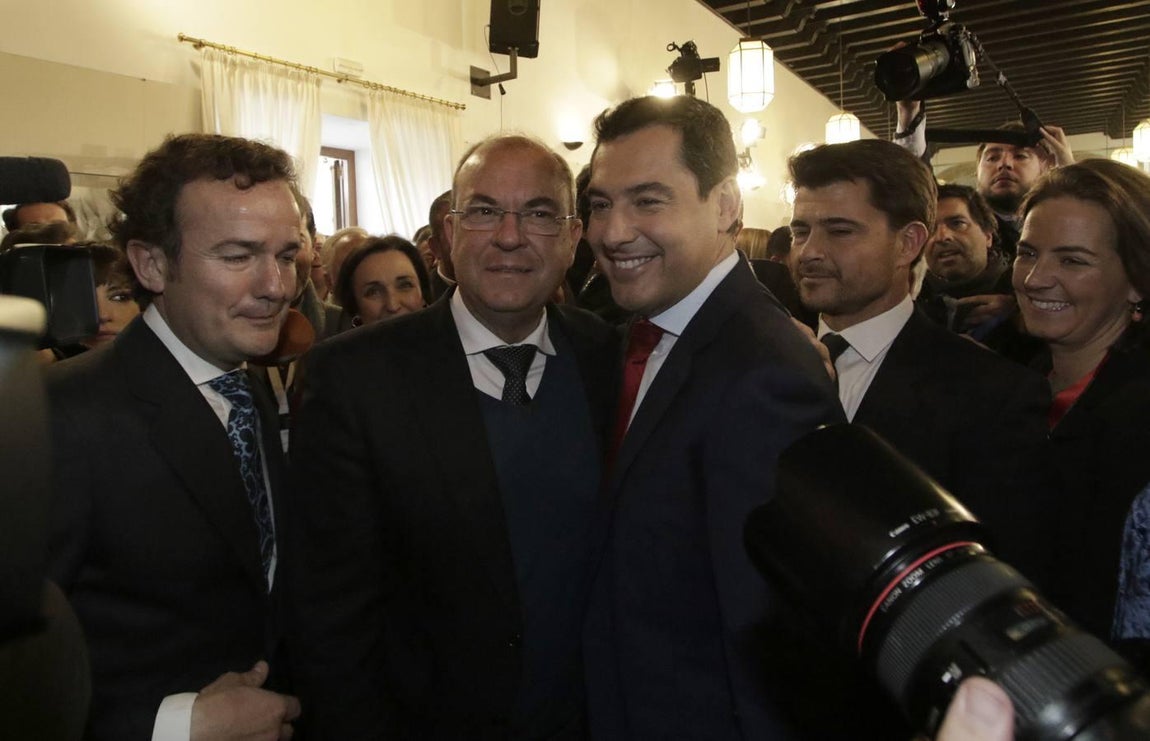 Las caras de la toma de posesión de Juanma Moreno