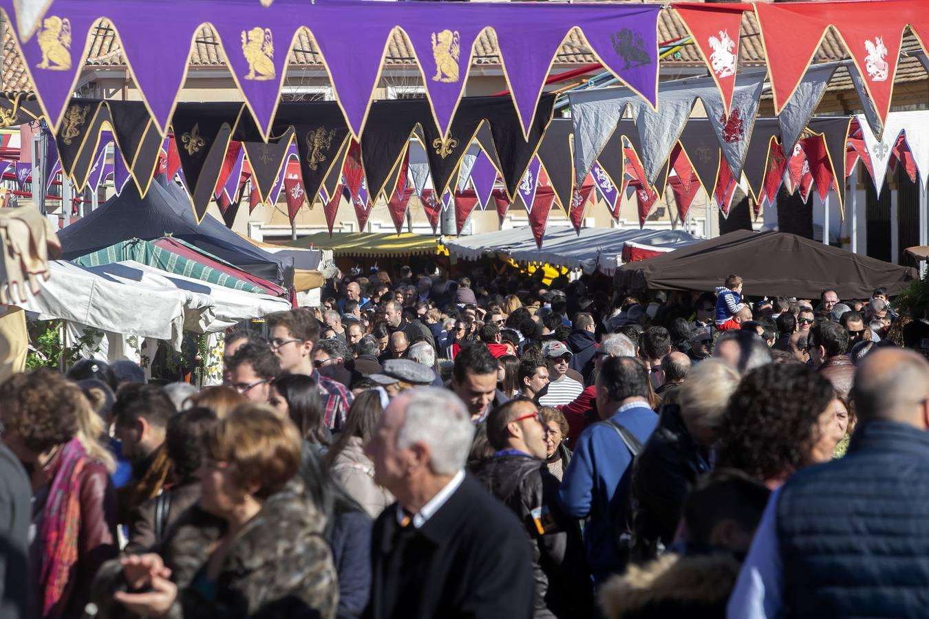 En imágenes, juegos, música y artesanía en el Mercado Medieval de Córdoba