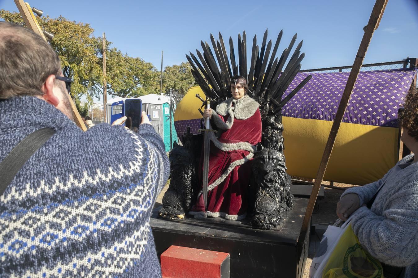 En imágenes, juegos, música y artesanía en el Mercado Medieval de Córdoba