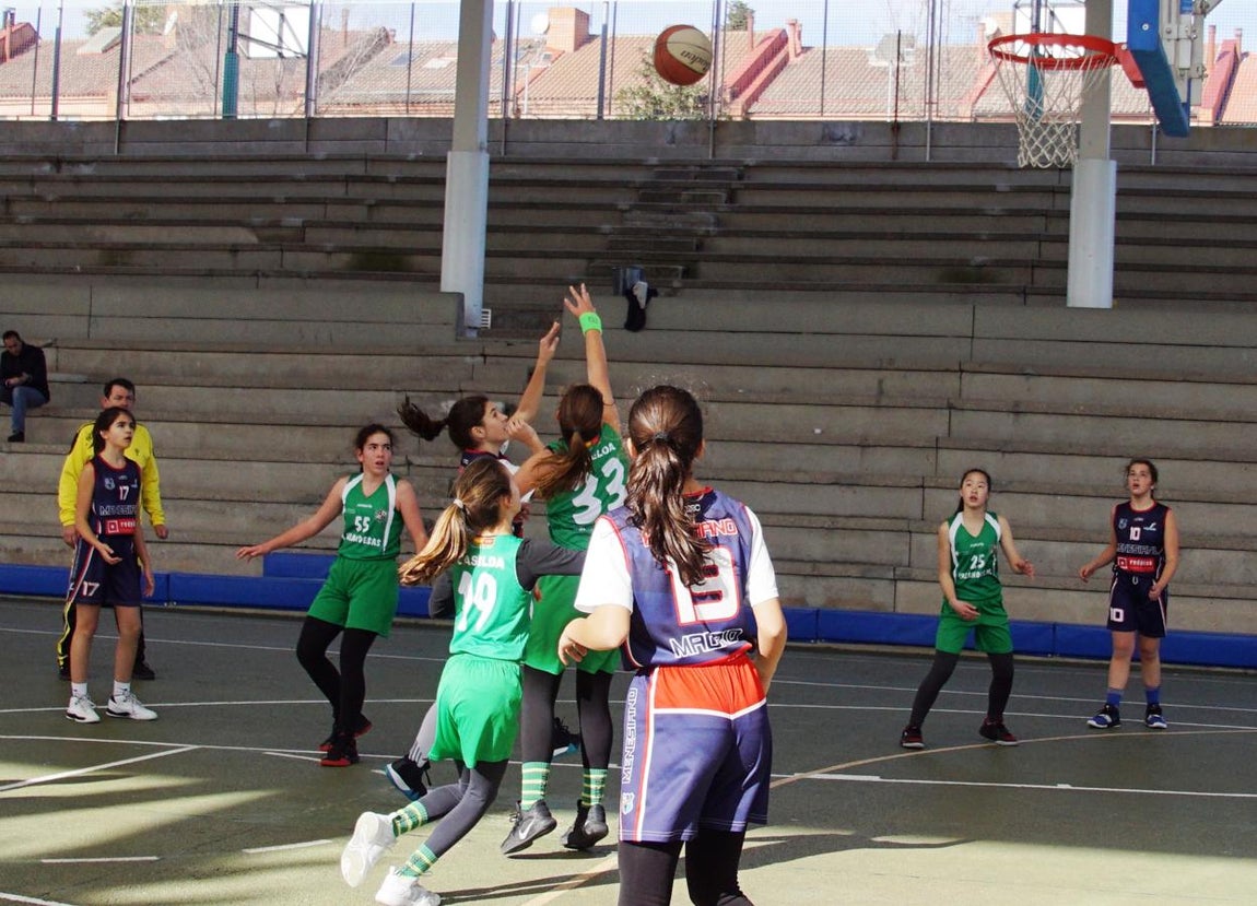 Las mejores imágenes del encuentro BVM Irlandesas - Menesiano. 