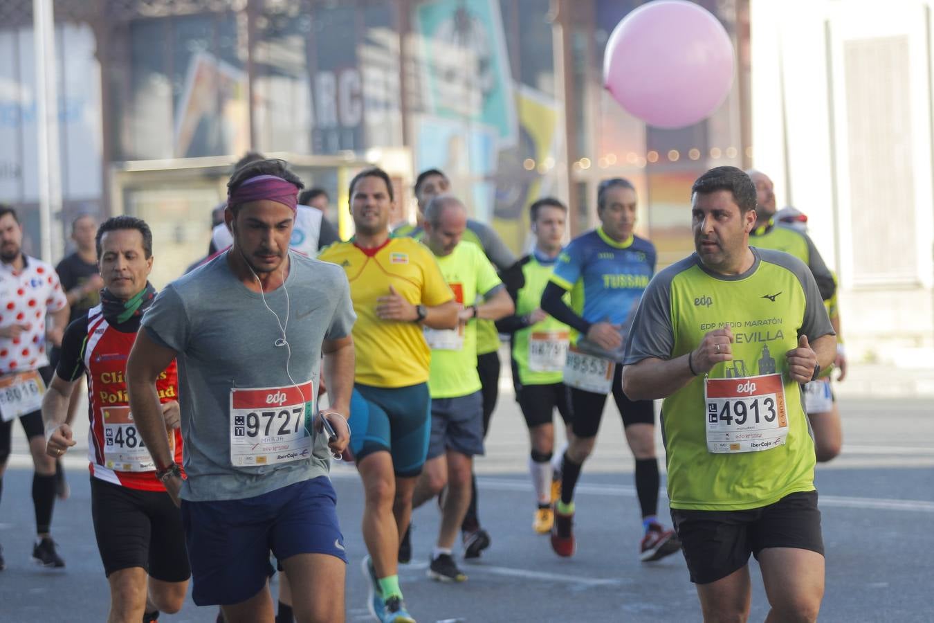 ¿Has corrido en la Medio Maratón de Sevilla? Búscate aquí (III)