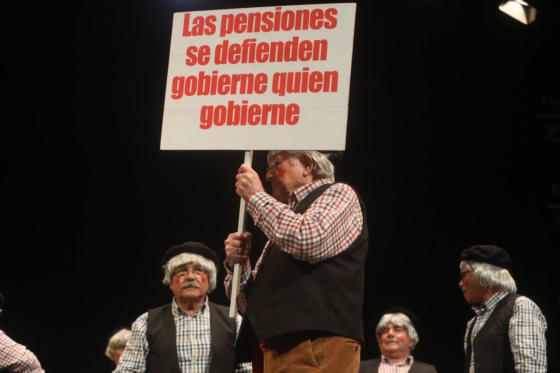 FOTOS: Chirigota La ciudad no es para mí en el COAC 2019