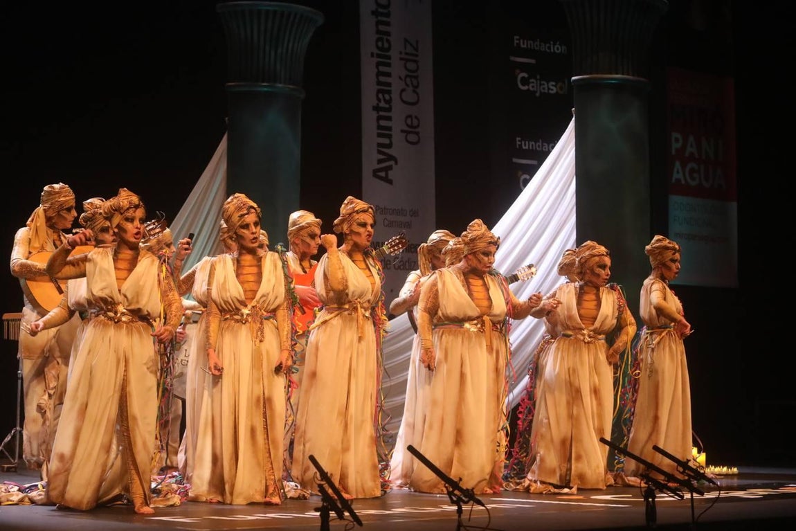 Fotos: Comparsa Lasss Envenenásss en el COAC 2019