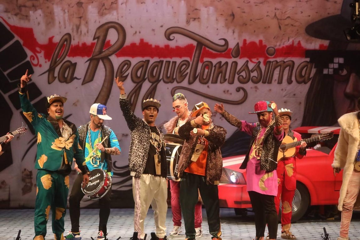 FOTOS: chirigota Daddy Cadi en el COAC 2019