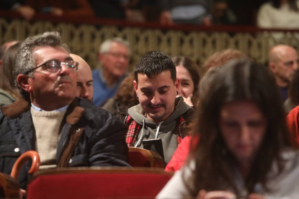 FOTOS: ¿Has ido al COAC este jueves? ¡Búscate en el Falla!