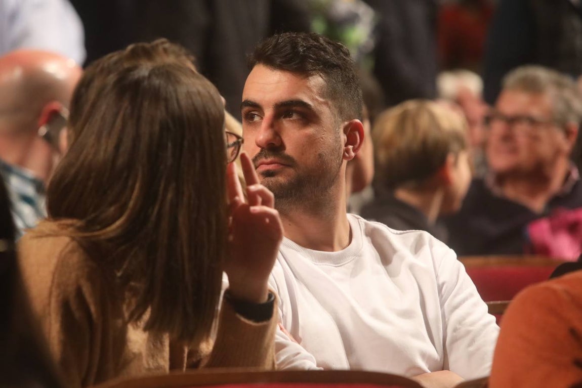 FOTOS: ¿Has ido al COAC este jueves? ¡Búscate en el Falla!