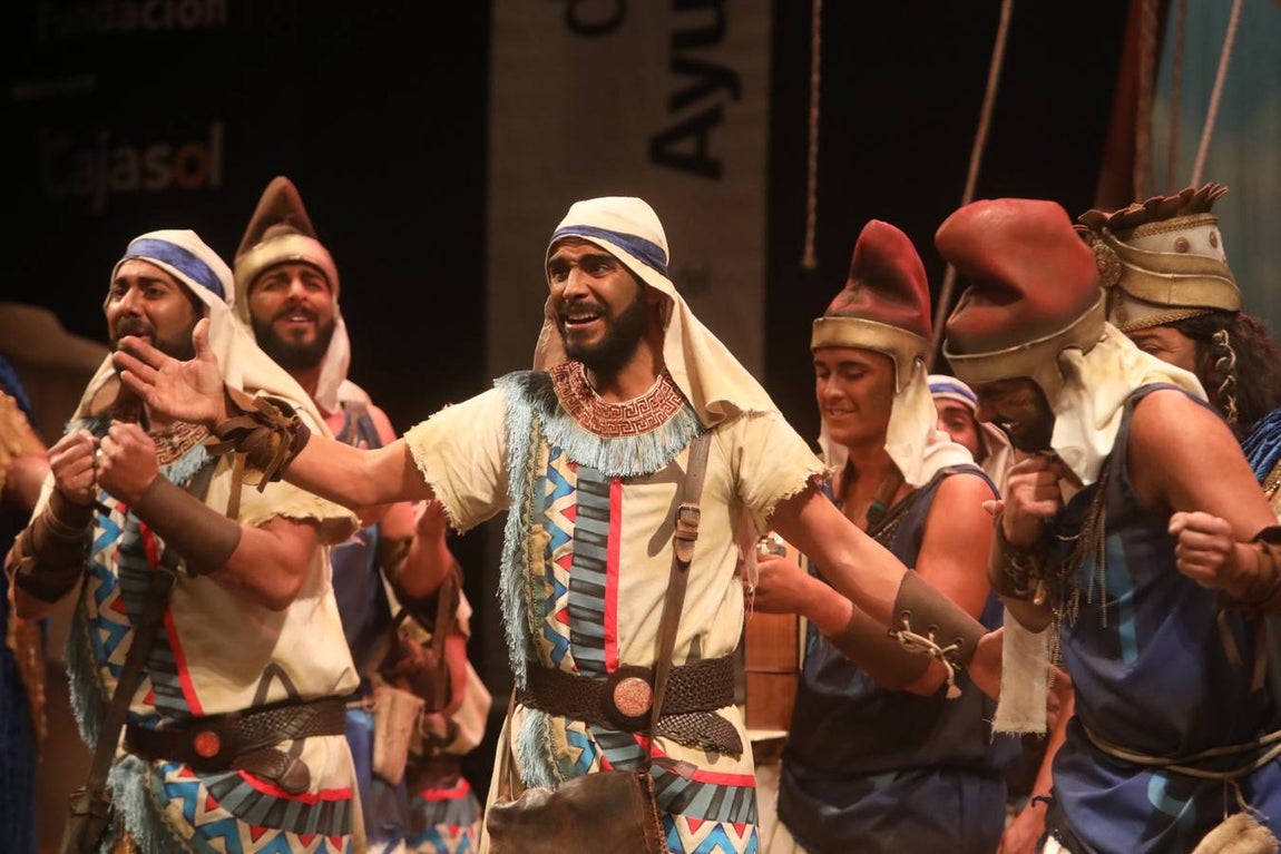 FOTOS: Comparsa La Tierra Prometida en el COAC 2019